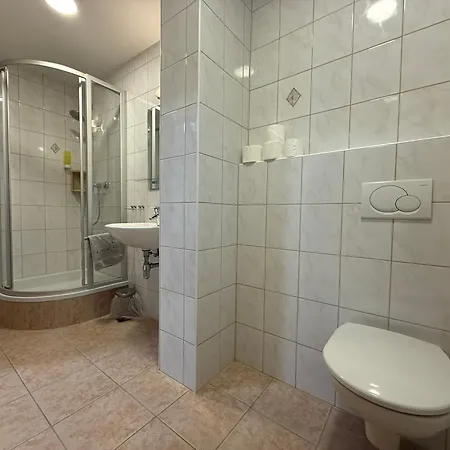 Gross Genuss فندق 3*