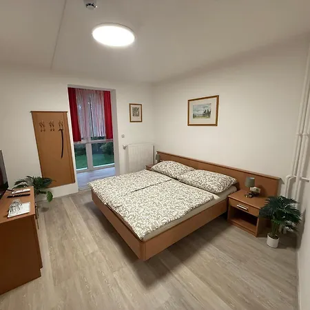 Gross Genuss فندق